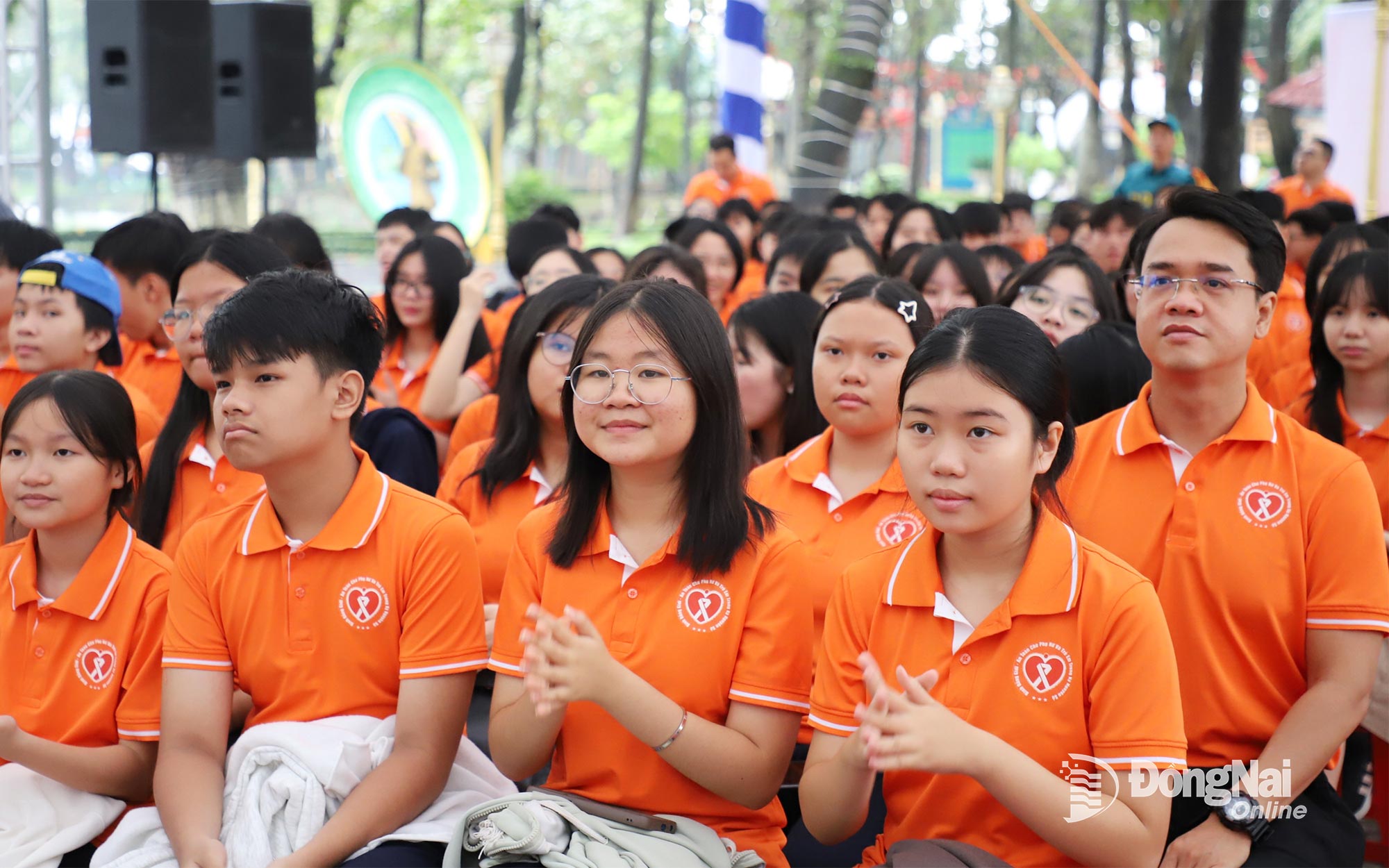 Các em học sinh trên địa bàn phường Trấn Biên tham gia lễ phát động. Ảnh: My Ny