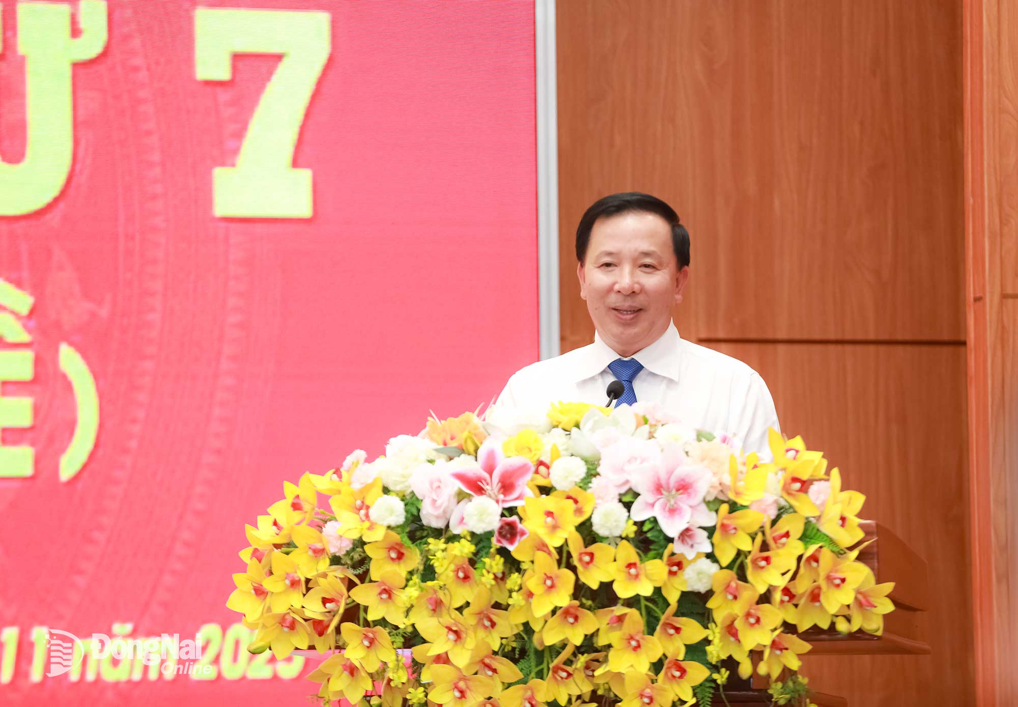 Đồng chí Nguyễn Văn Út, Phó Bí thư Tỉnh ủy, Chủ tịch UBND tỉnh Đồng Nai phát biểu nhận nhiệm vụ tại kỳ họp thứ 7 HĐND tỉnh khóa X. Ảnh: Huy Anh