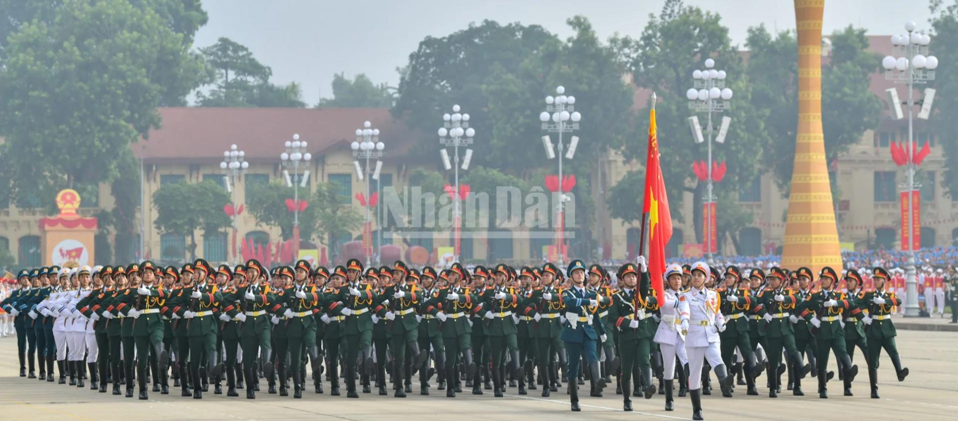 Các lực lượng của Quân đội nhân dân Việt Nam diễu binh qua Quảng trường Ba Đình lịch sử trong dịp kỷ niệm 80 năm Cách mạng Tháng Tám﻿ thành công và Quốc khánh 2-9.