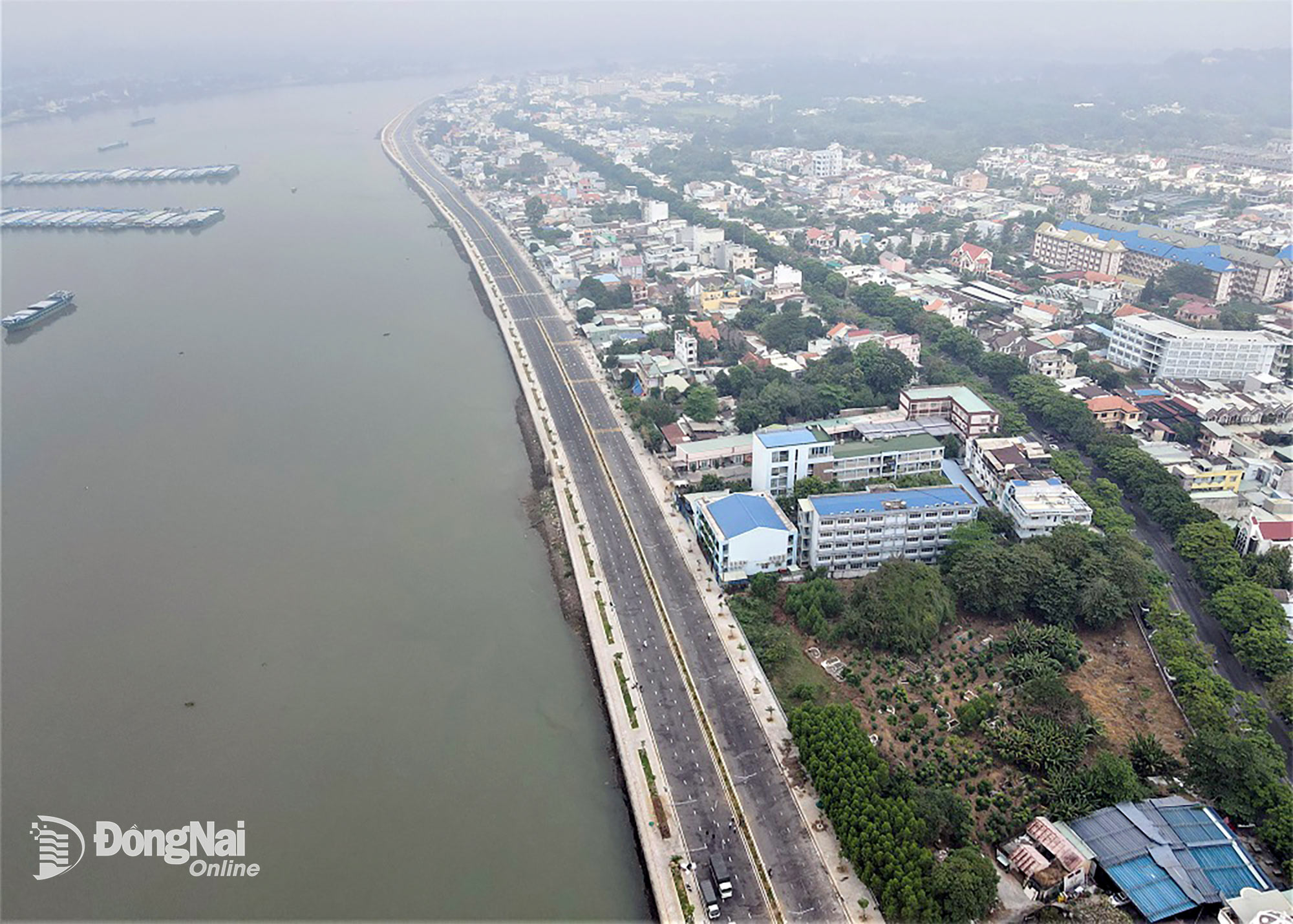 Đồng thời, đường ven sông Đồng Nai cũng sẽ tạo lập trục cảnh quan cho đô thị Biên Hòa ở khu vực bờ Đông sông Đồng Nai. Từ đó, góp phần hoàn thiện mục tiêu hướng sông phát triển của đô thị Biên Hòa. Ảnh: Phạm Tùng