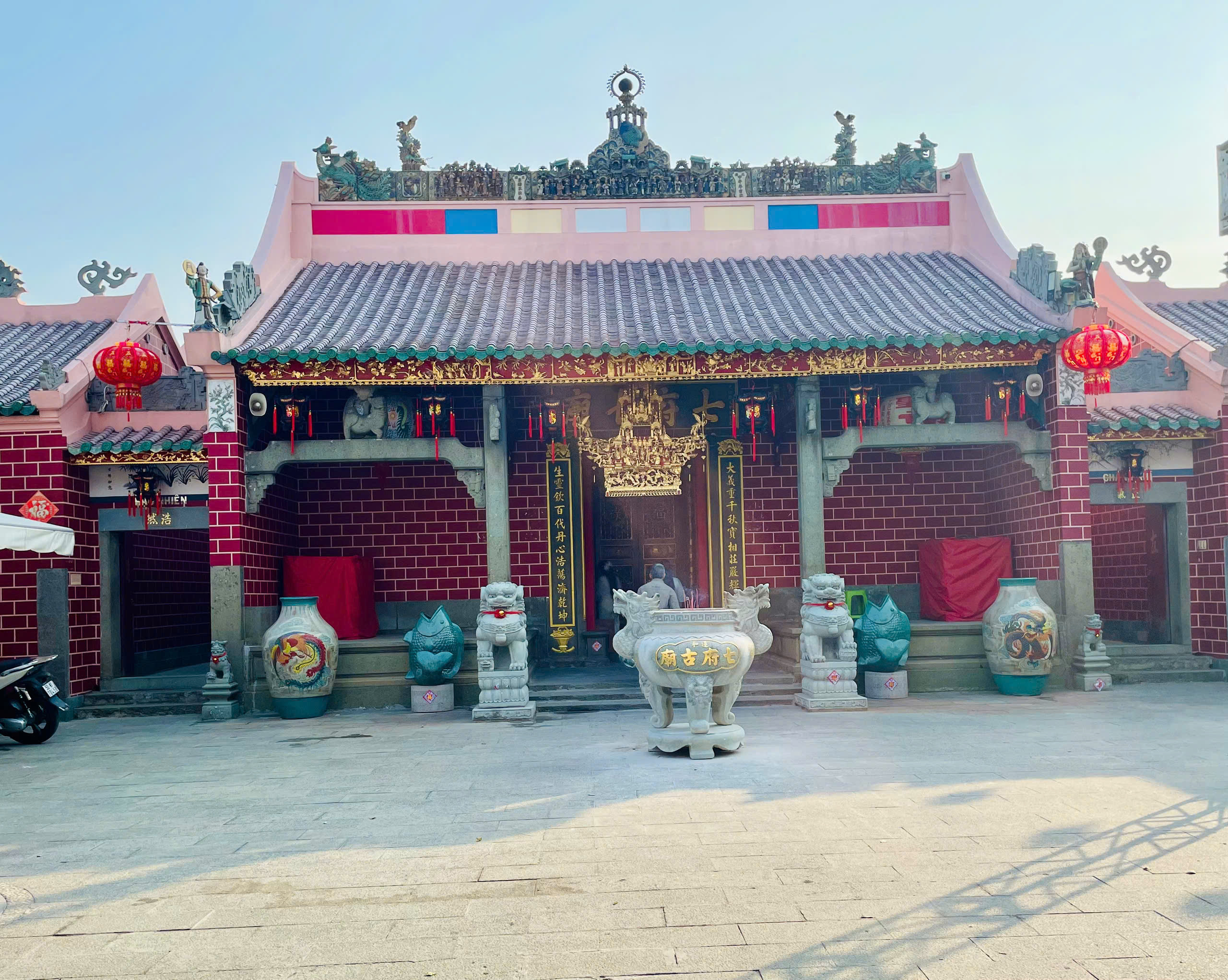 Tiền điện Thất Phủ cổ miếu