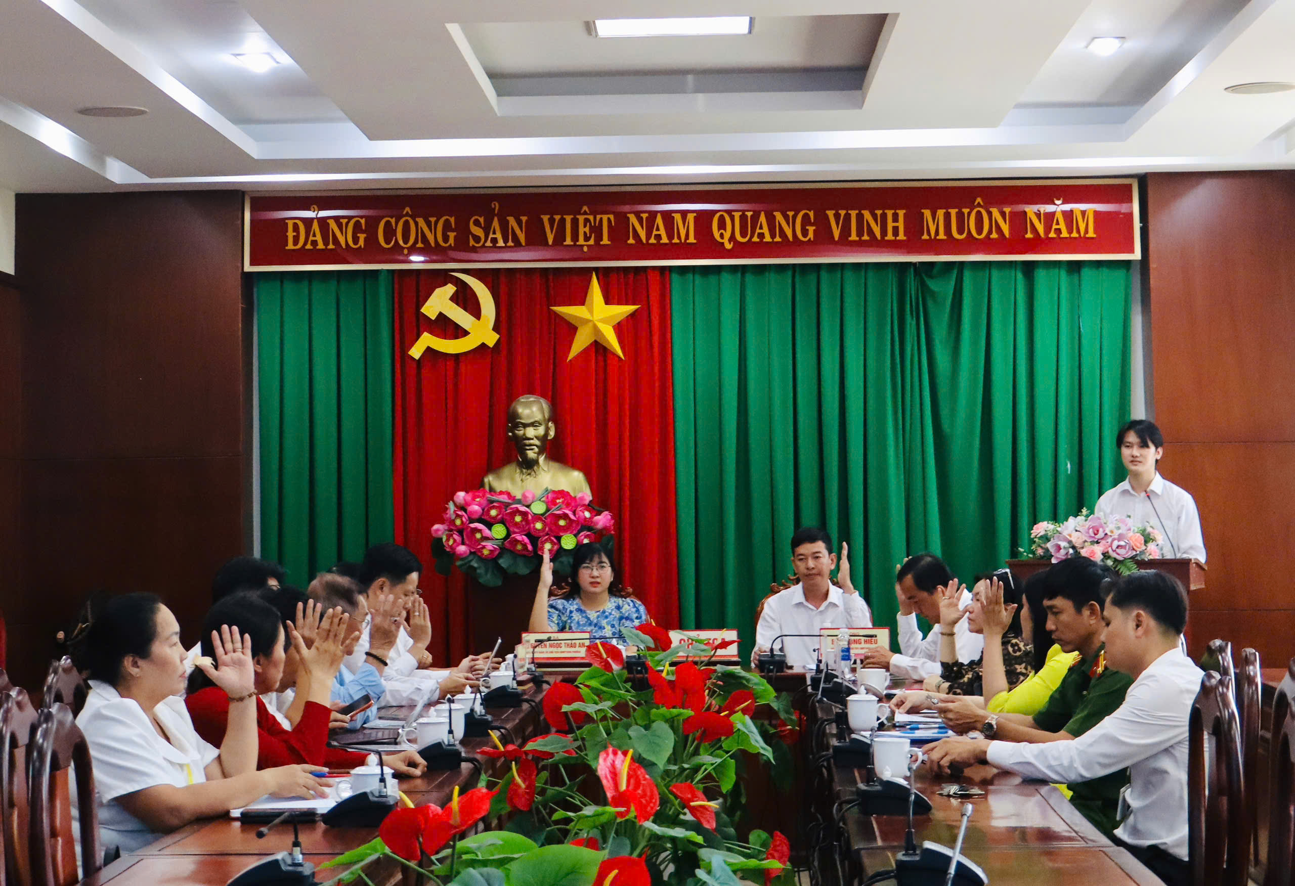 Hội nghị lấy ý kiến thống nhất về danh sách người ứng cử