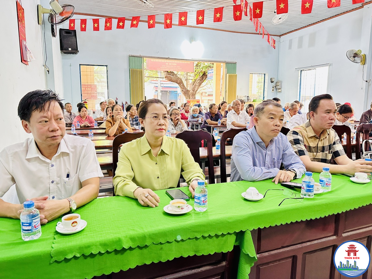 Các ứng cử viên đại biểu Quốc hội khóa XVI và đại biểu HĐND các cấp, nhiệm kỳ 2026-2031 tham dự hội nghị