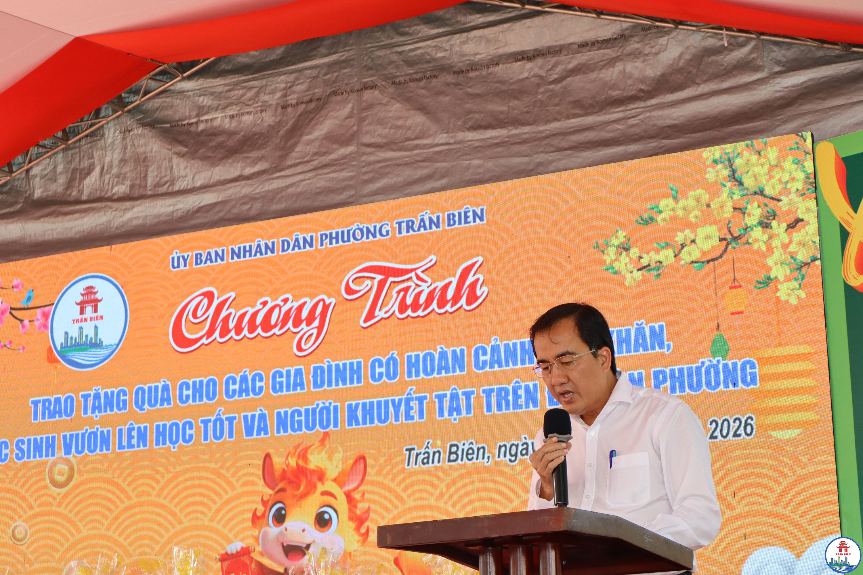 Đồng chí Nguyễn Duy Tân Chủ tịch UBND phường Trấn Biên phát biểu tại buổi lễ