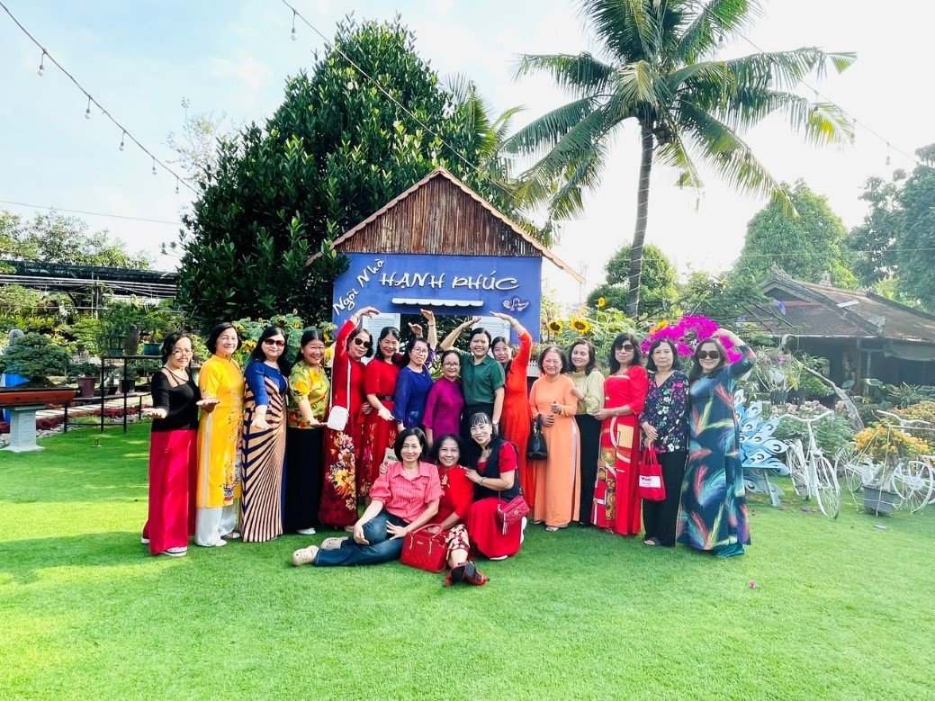 Khoảnh khắc đẹp của tập thể Hội LHPN phường Trấn Biên trong hoạt động giao lưu năm 2026