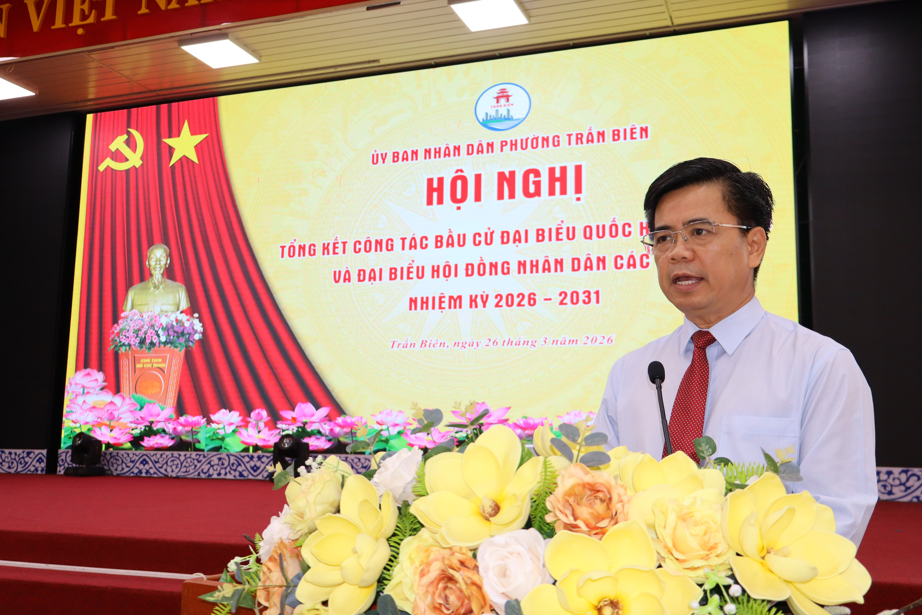 Phó Bí thư Thường trực Đảng ủy phường Lâm Tấn Khải phát biểu tại hội nghị