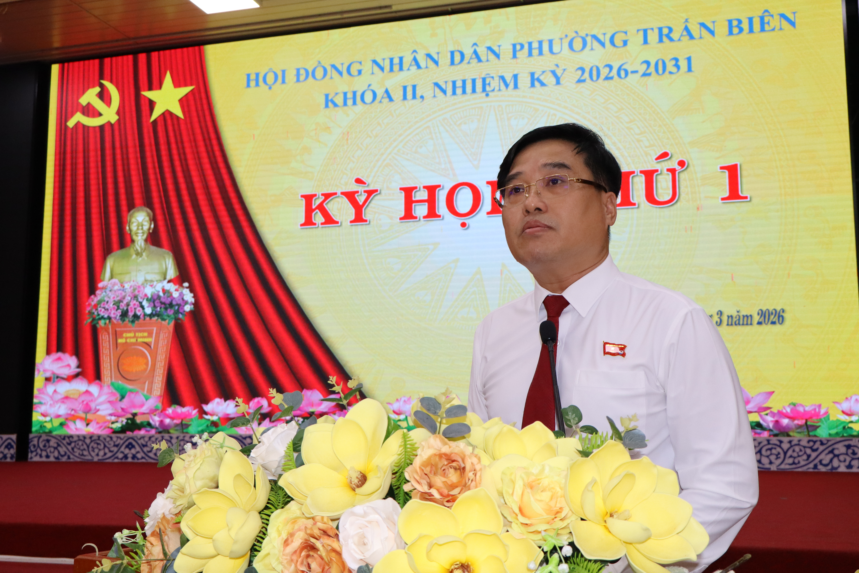 Ủy viên Ban Thường vụ Tỉnh ủy, Bí thư Đảng ủy, Chủ tịch HĐND phường Trấn Biên Hồ Văn Nam phát biểu chỉ đạo tại kỳ họp