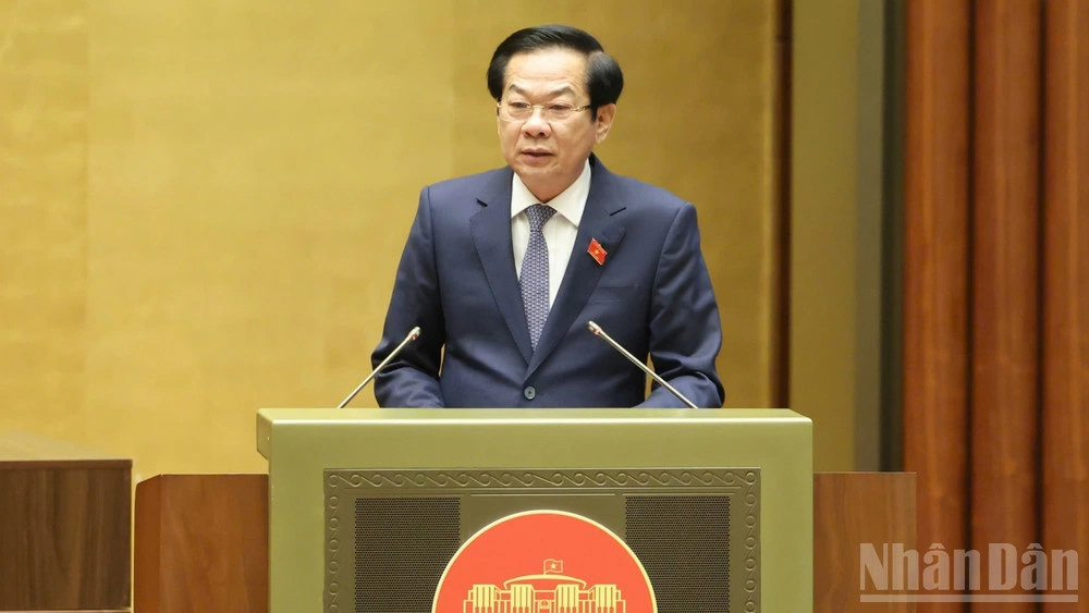 Bộ trưởng Nội vụ Đỗ Thanh Bình trình bày Tờ trình của Chính phủ về việc thành lập thành phố Đồng Nai trực thuộc Trung ương. (Ảnh: DUY LINH)