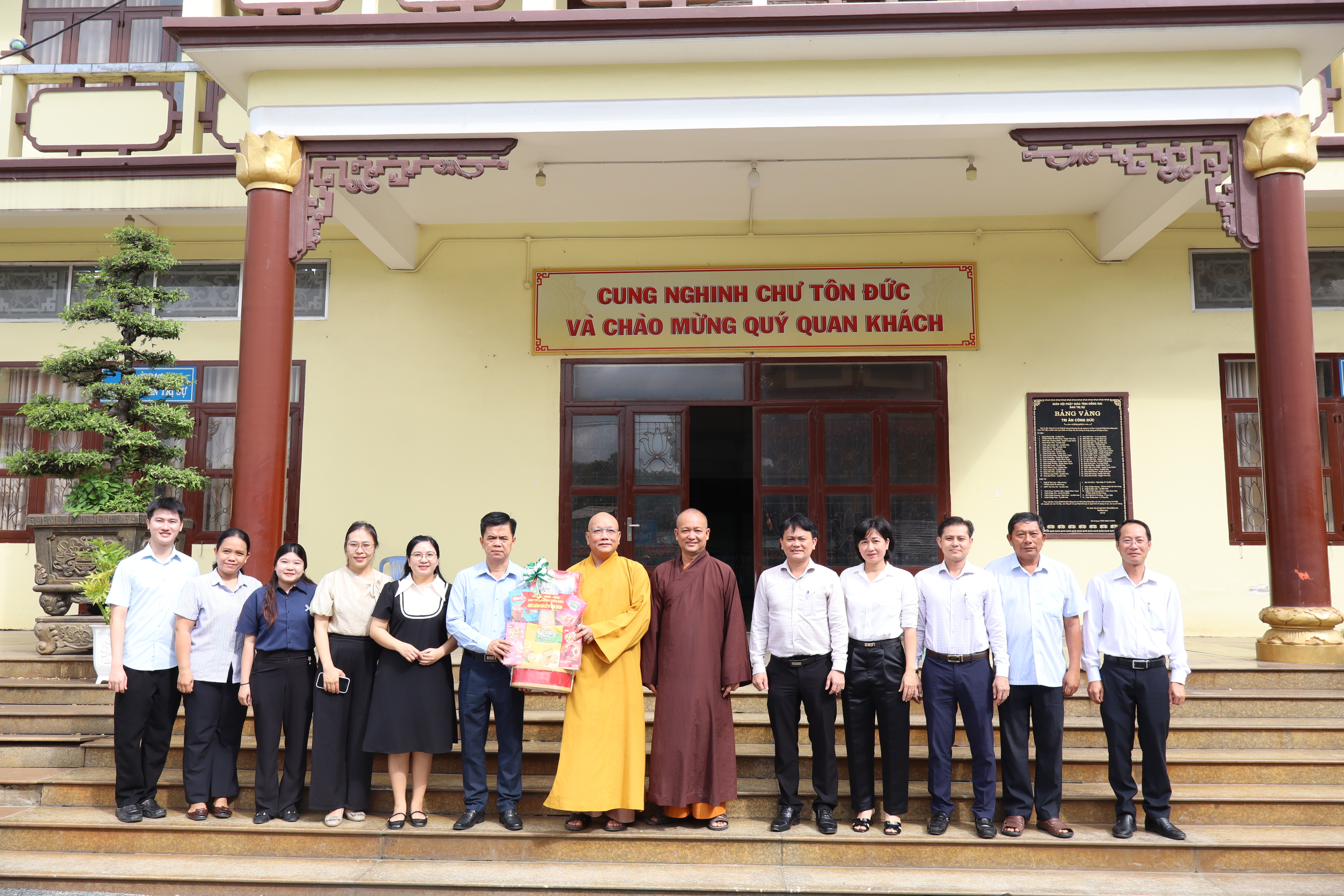Lãnh đạo phường Trấn Biên thăm và chúc mừng lễ vu lan Ban Trị sự Giáo hội Phật giáo Việt Nam thành phố Đồng Nai
